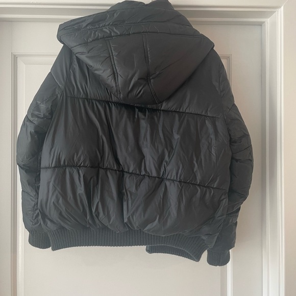 🥶 Abercrombie & Fitch Black Puffer Jacket ❄️ - Picture 12 of 15